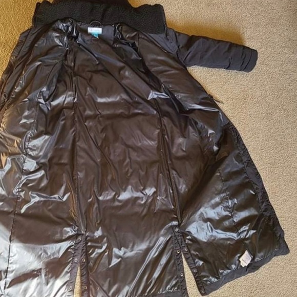 Woman’s long black Columbia winter jacket size LG - Picture 7 of 14